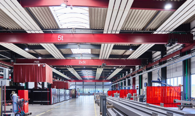 Wärme von der Decke für 22 Fertigungshallen