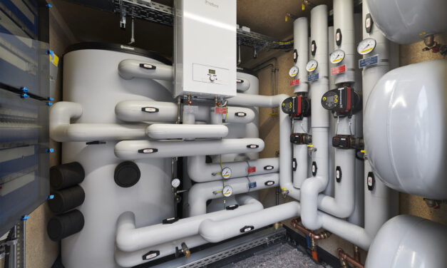 Vaillant bringt serielle Wärmepumpen-Heizzentrale nach Österreich