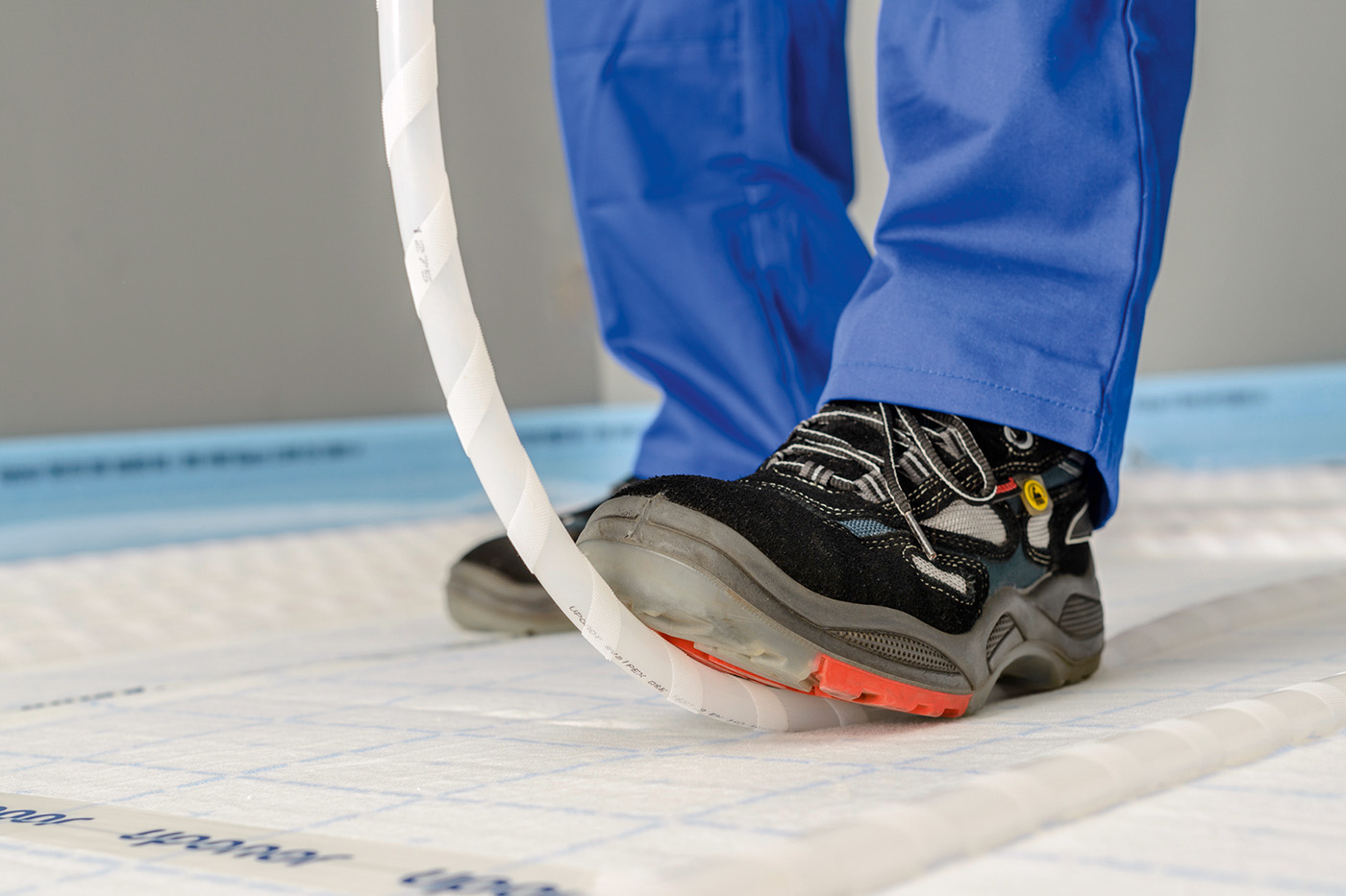 Rohrverlegung mit Klettsystem