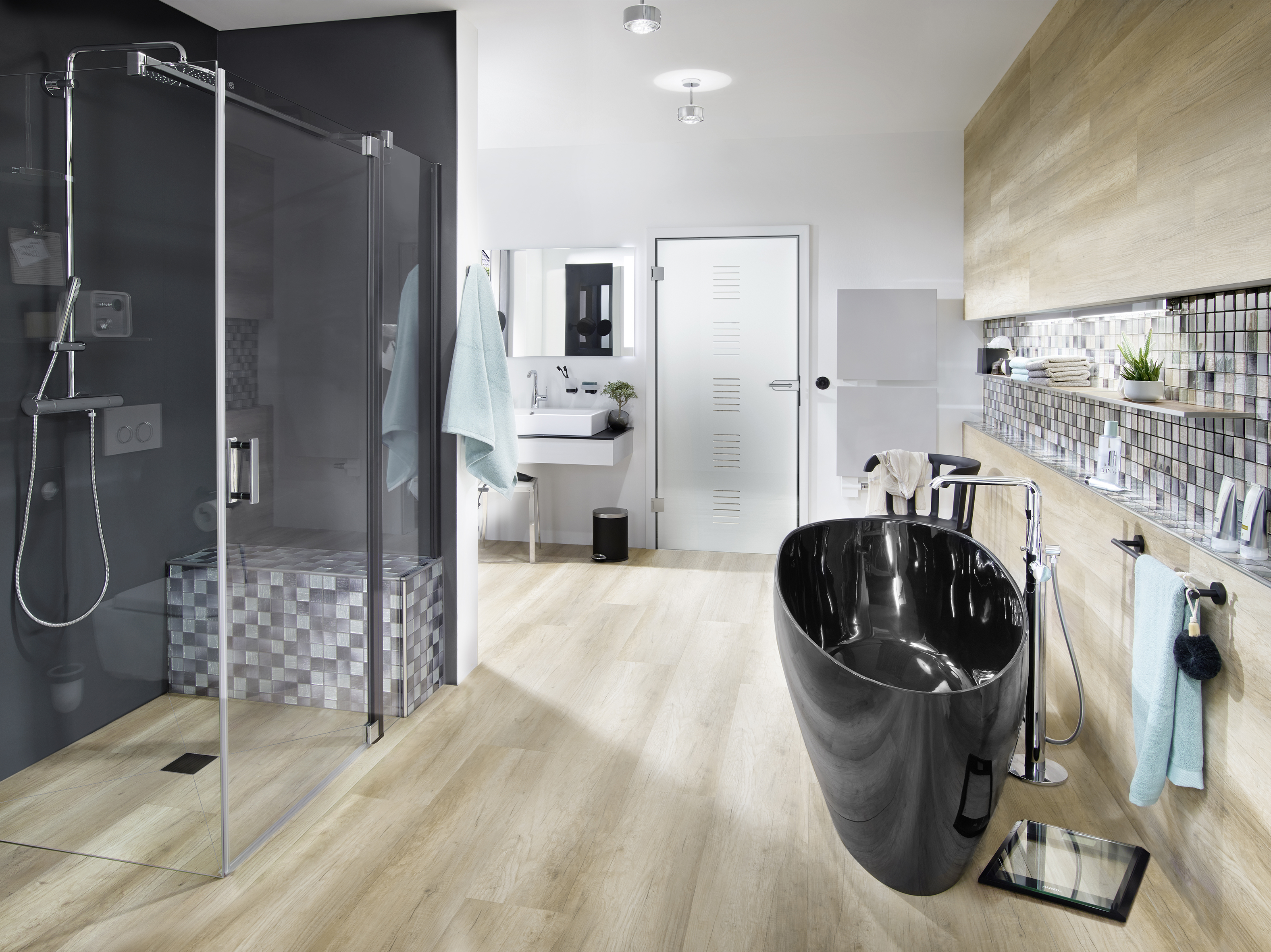 Back in Black: Schwarz als Trendfarbe im Badezimmer