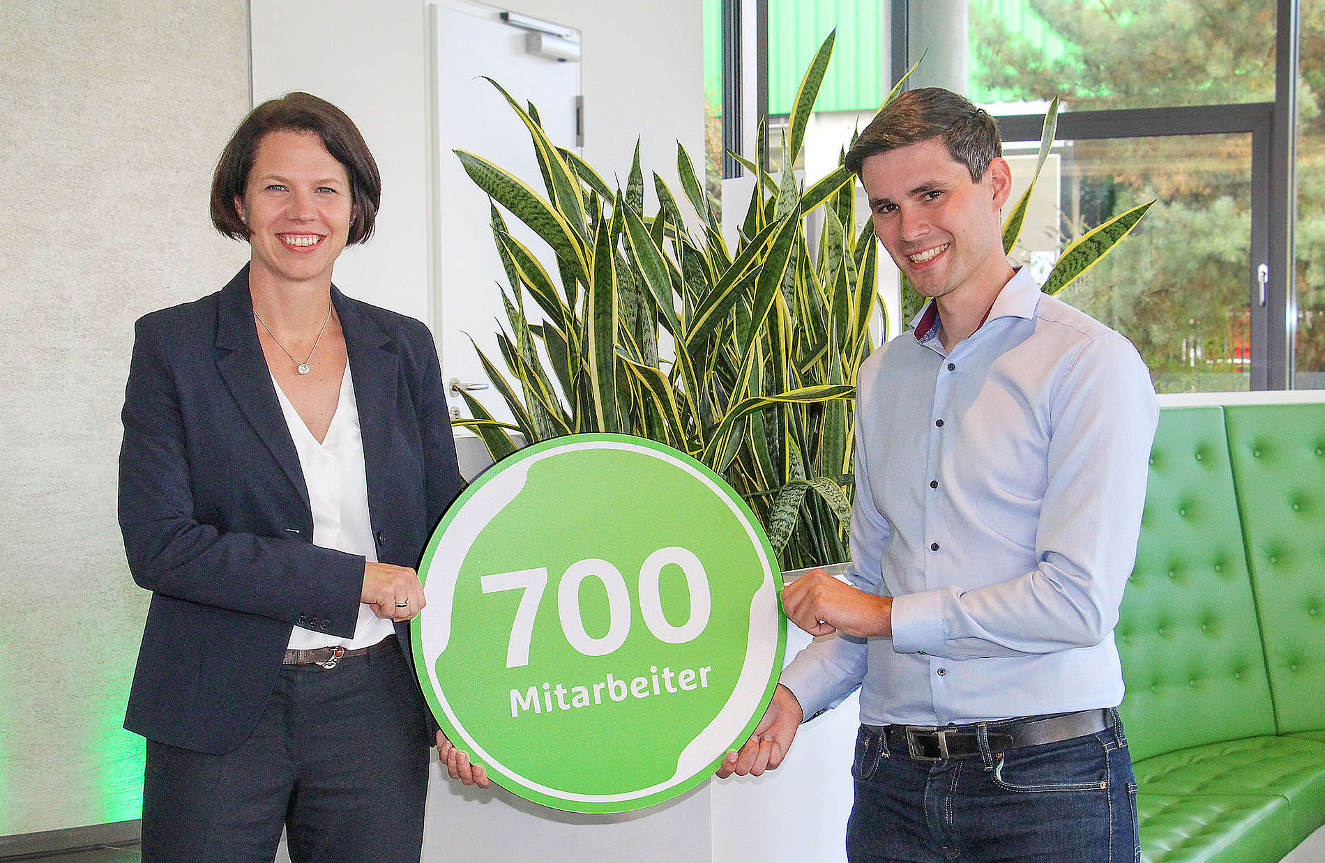 700 Mitarbeiter
