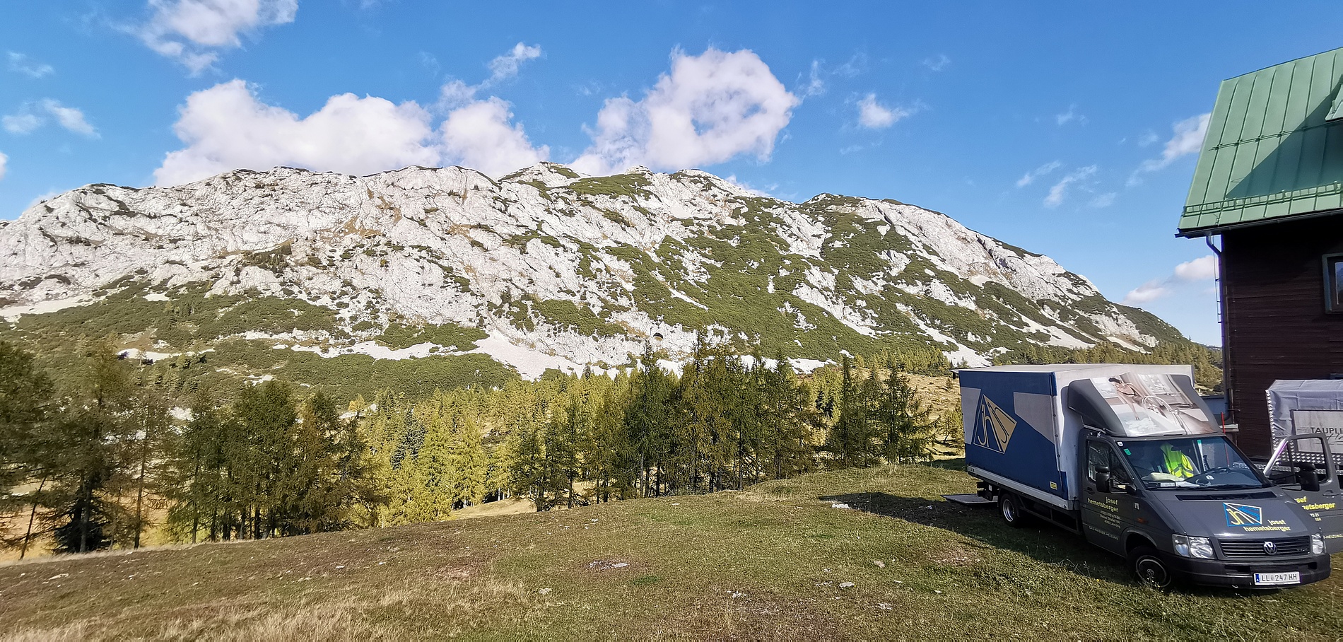 Moderne Heiztechnik für gemütliche Hüttenatmosphäre im Tauplitzhaus