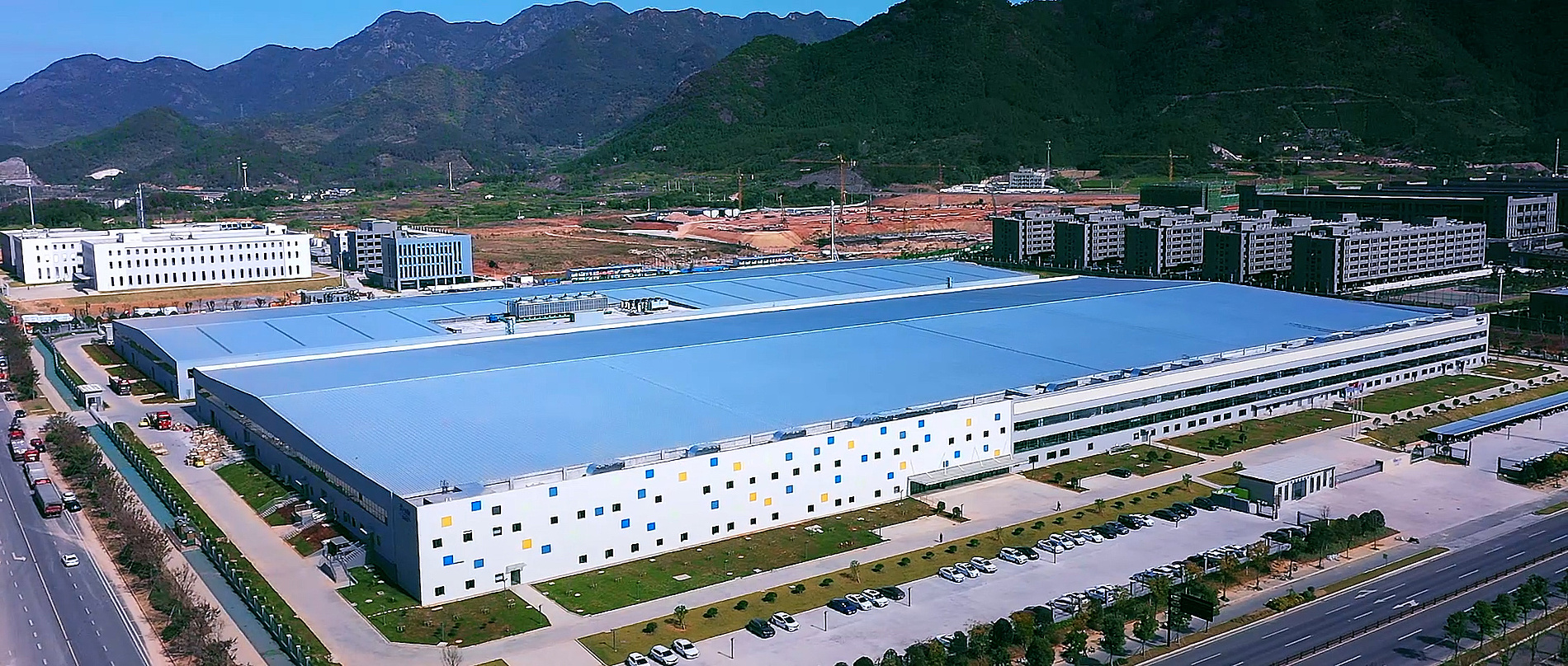 Erste zertifizierte Zero Carbon Factory der PV-Branche