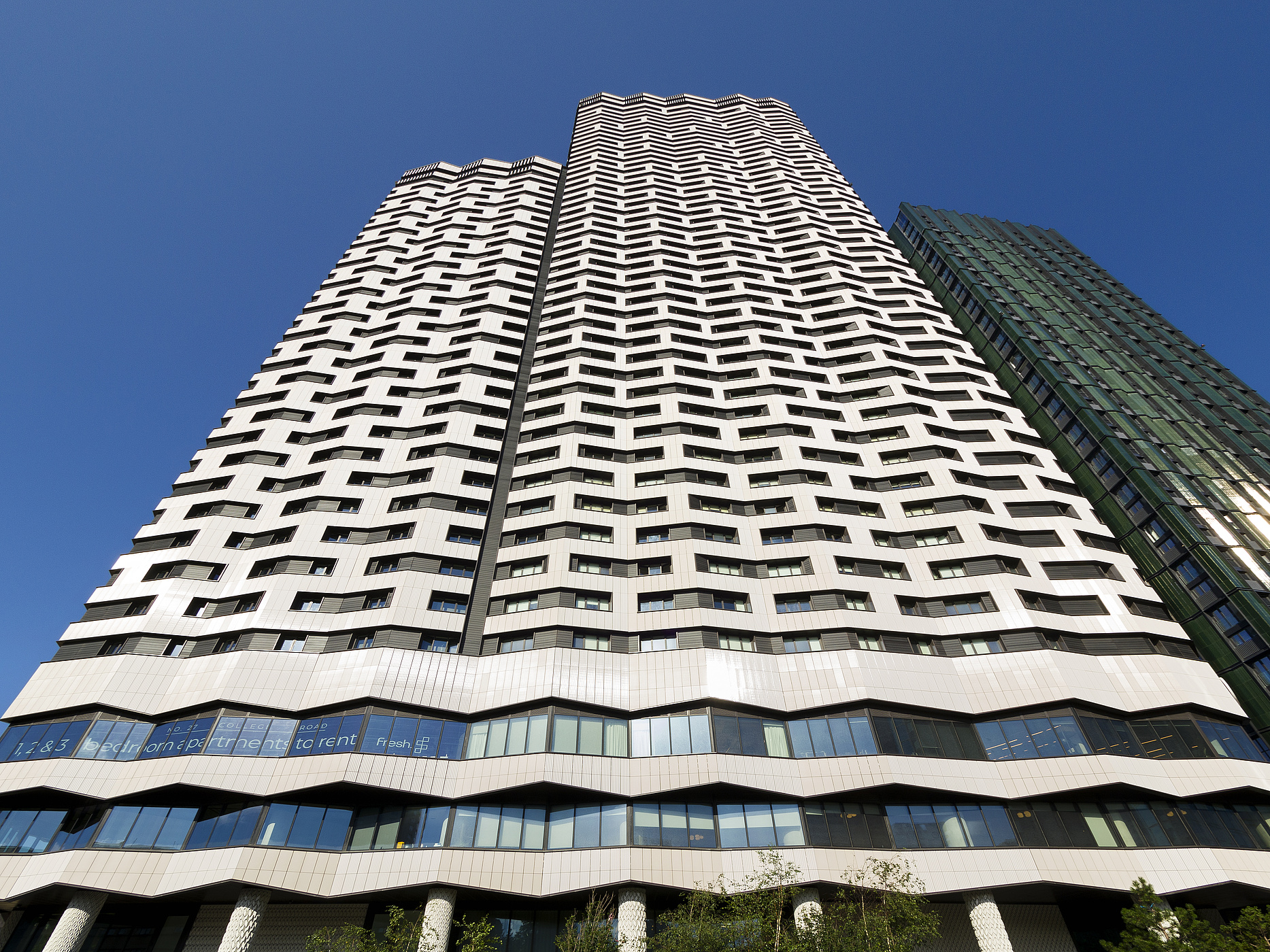 Doppelte Hochhausarchitektur in Croydon