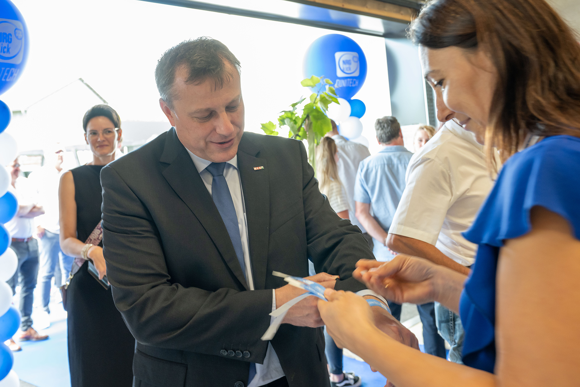 DiniTech eröffnet feierlich Kompetenzzentrum für Elektromobilität in St. Stefan im Rosental