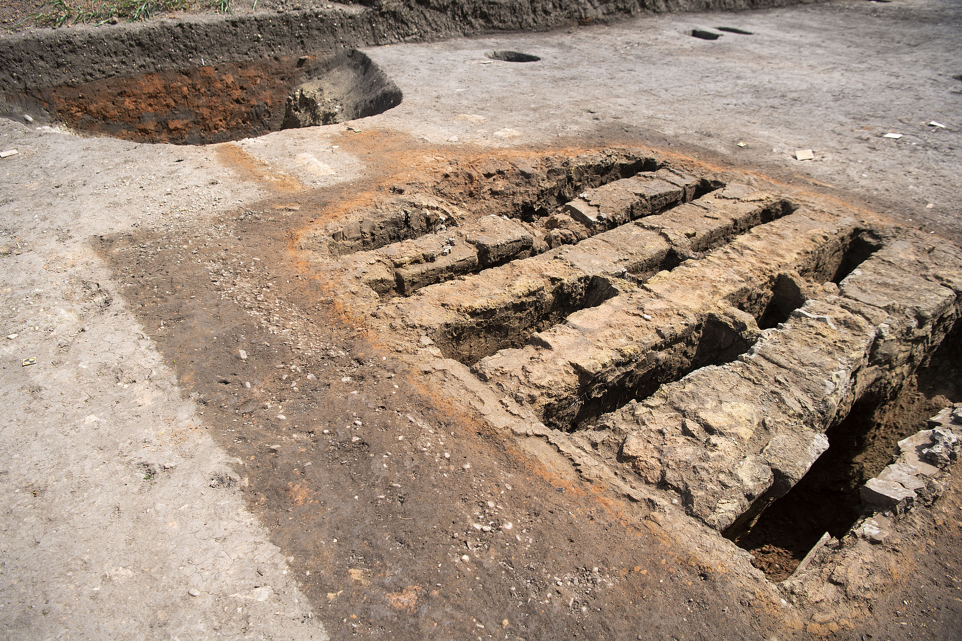 Trinkwasserleitungsbau bringt historisch bedeutende Keramikproduktionsstätte zu Tage