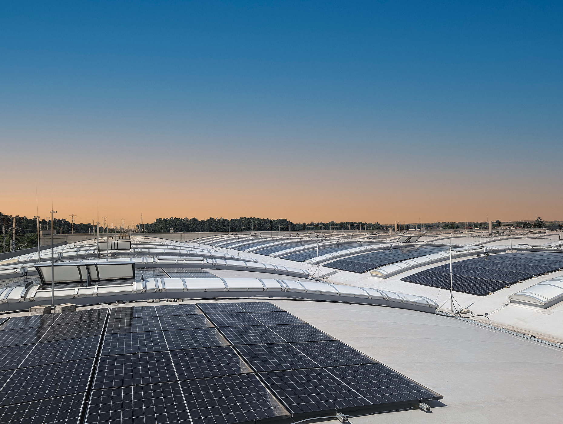 Hoval investiert 400.000 Euro in Photovoltaikanlage