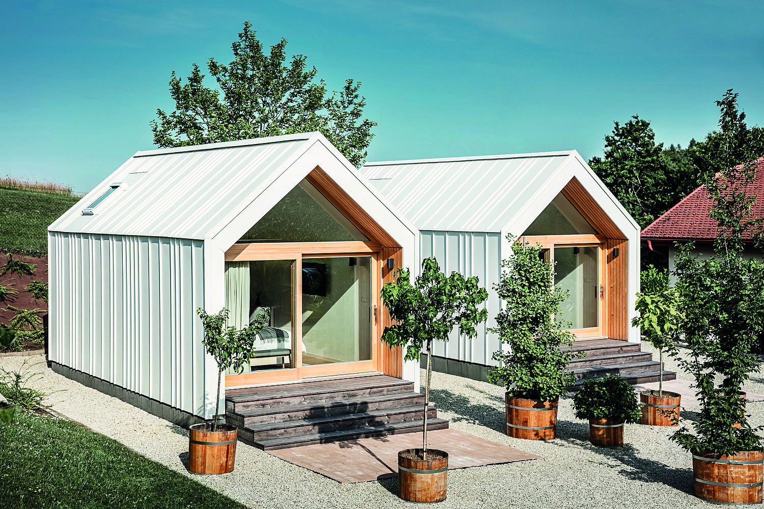 Tiny Häuser mit Aluminiumhülle: Nachhaltige Modulbauten in Slowenien